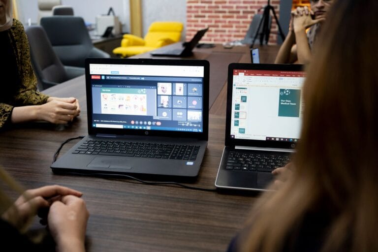 Backup digital fără bătăi de cap: planul care îți salvează fotografiile și actele